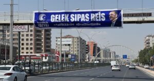diyarbakirda-erdogan-icin-kurtce-pankart-asildi-g3WeZjJZ.jpg