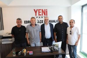 edremit-belediye-baskani-ertas-ve-19-meclis-uyesi-yeni-partiye-katildi-WimKigSc.jpg