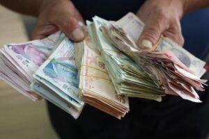 emeklinin-zam-dosyasinda-onemli-gelisme-odeme-1-milyon-lirayi-bulabilir-KPwYRu2m.jpg