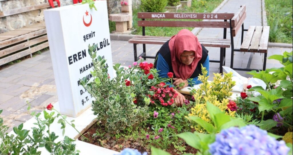 evladimi-sehit-eden-nasil-ozgur-kalir-EpZy5IU3.jpg