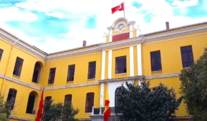 galatasaray-lisesine-geciste-kural-degisti-sinav-sarti-geldi-rz6LswNO.webp