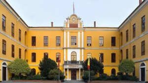 galatasaray-lisesine-girise-yeni-duzenleme-meb-sinav-zorunlulugu-getirdi-IdwaMtkG.jpg