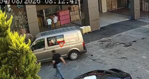 hirsizlarin-akilalmaz-yontemi-arac-suruculeri-dikkat-200-bin-lirasindan-oldu-ijjvDNj6.jpg