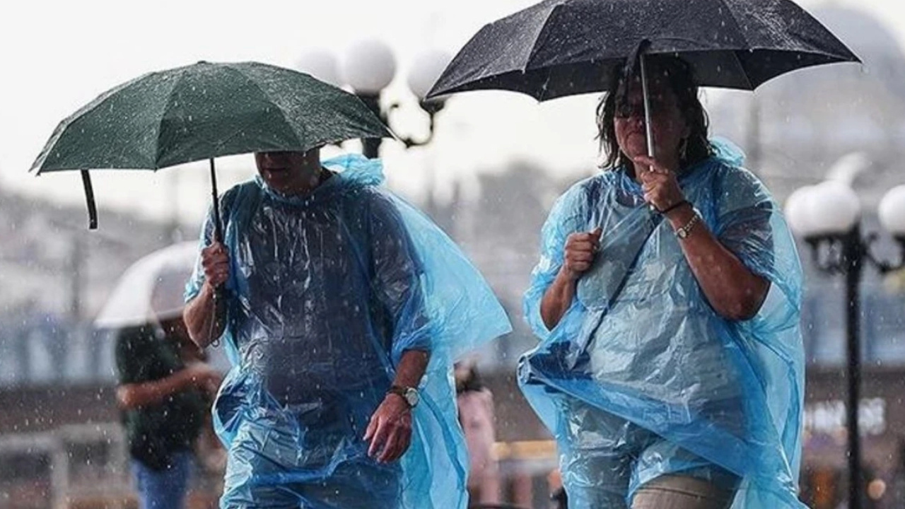 İstanbul’u sağanak ve fırtına vuracak! 4 ilde kuvvetli yağacak: Meteoroloji uyardı