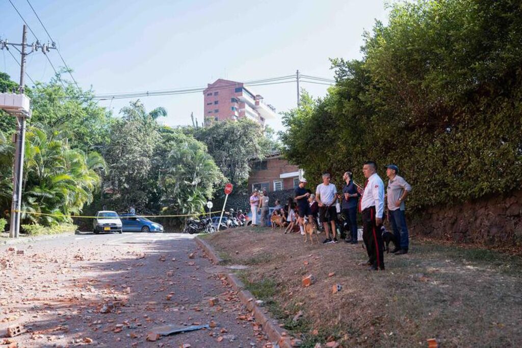 kolombiyada-74-buyuklugunde-deprem-132-olu-wcZjUeQE.jpg