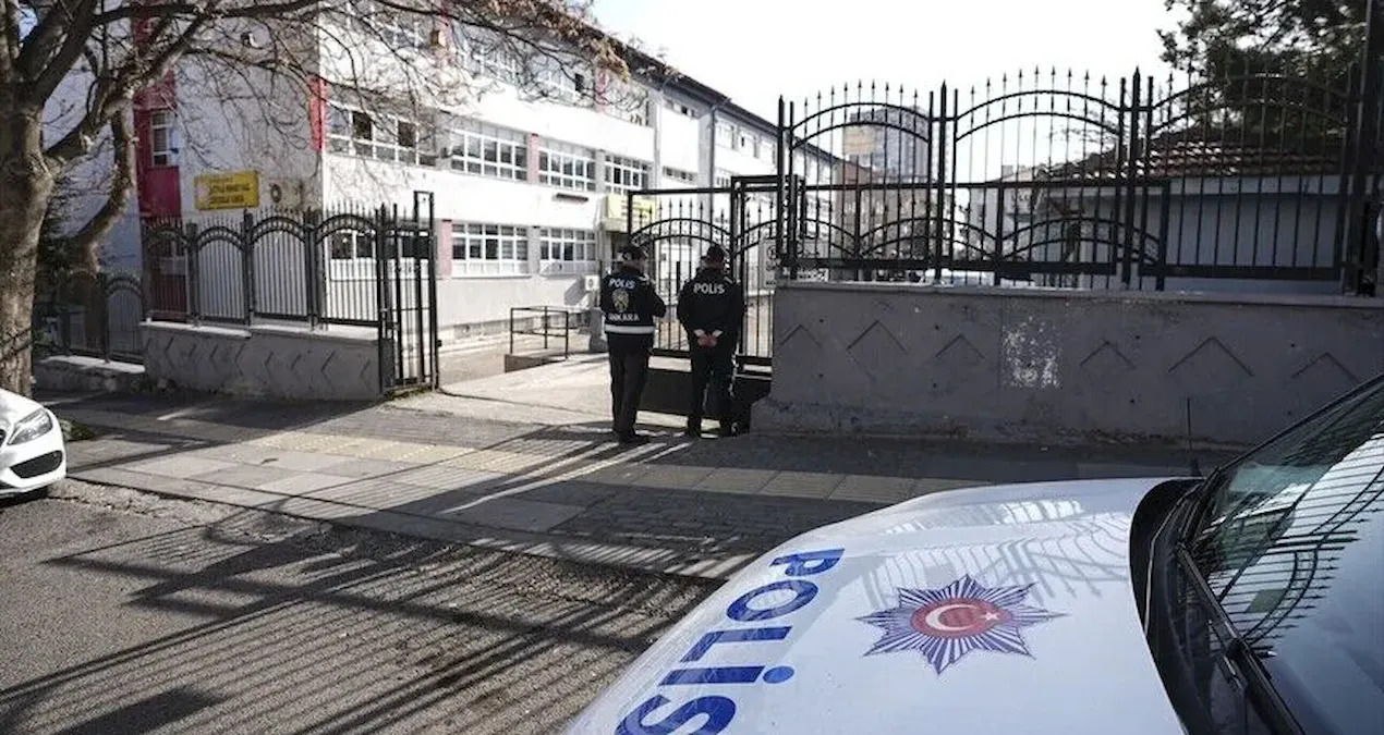 Okullarda yeni dönem! 30 bin personele yeni yetki