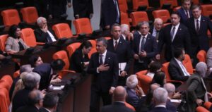ozel-evet-dedi-vekilleri-serbest-birakti-X34GVZ6t.jpg