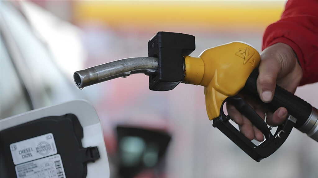 petrol-firladi-akaryakitta-dev-zam-dalgasi-yolda-zO1ZM7Vd.jpg