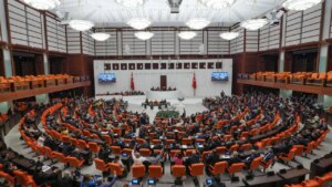 resmi-gazetede-yayimlandi-tbmm-tatile-girdi-CirfT446.jpg
