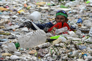 sel-tonlarca-copu-nehre-tasidi-manilada-korkutan-goruntuler-pqCnEcC6.jpg