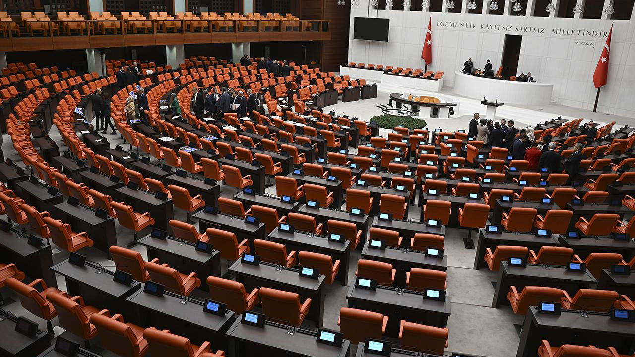Son dakika | Süreç yasası öncesinde YENİ Parti’de kapalı grup toplantısı