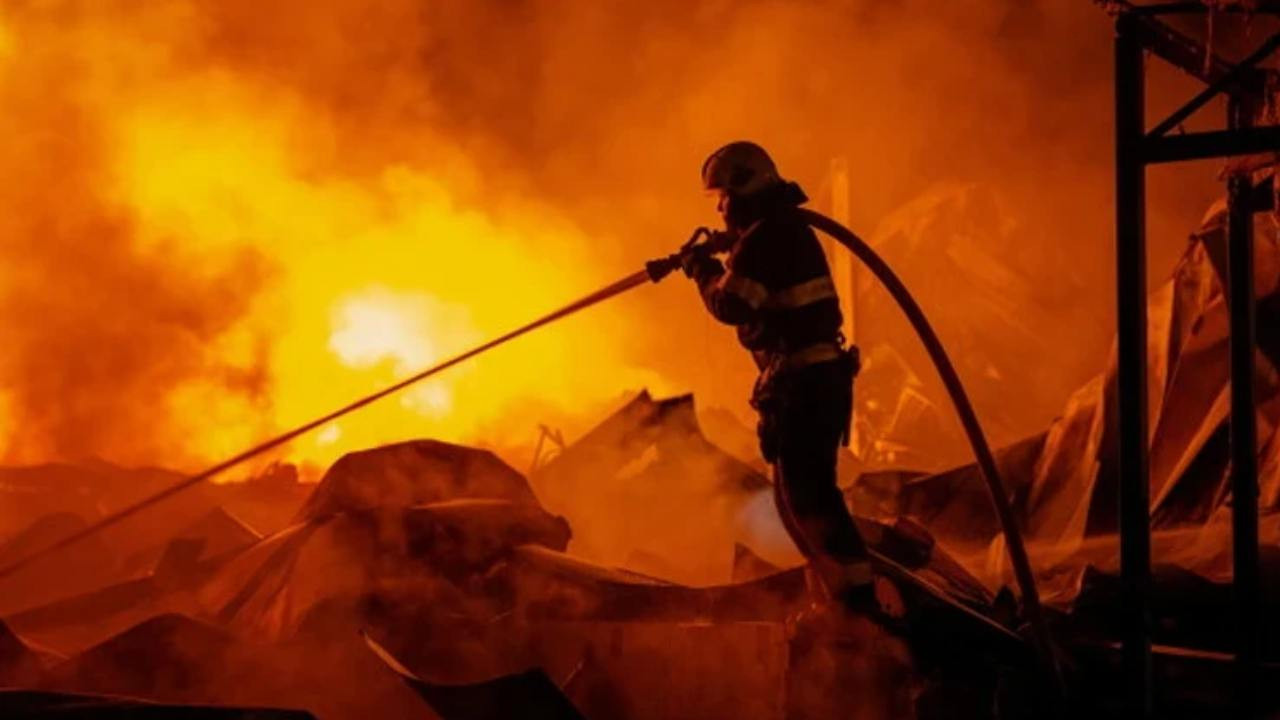 Suudi Arabistan’da fabrikada yangın: 16 kişi yaşamını yitirdi