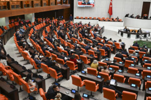 terorsuz-turkiye-yasasi-tbmmde-kabul-edildi-siyasilerden-birlik-mesaji-IRS9ag5n.jpg