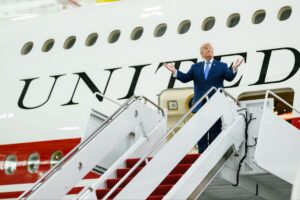 trump-guvenlik-endisesiyle-gizlice-air-force-onedan-indi-yBfsfJk9.jpg