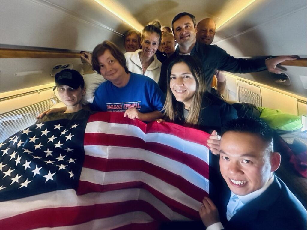 trump-rusyada-tutuklu-abd-vatandasini-kurtardi-IC5YQUGk.jpg