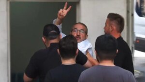 ultraslan-tribun-lideri-sebahattin-sirin-adliyeye-sevk-edildi-sayin-ocalana-ozgurluk-slogani-atti-S8wwzOp6.jpg