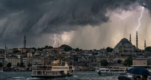 valilik-uyardi-istanbulda-kopacak-firtina-icin-tarih-verildi-OW36csRp.jpg