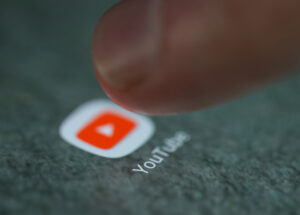 youtube-para-kazanma-sartlarini-zorlastiriyor-sSzMwVgD.jpg