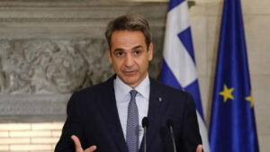 yunanistan-basbakani-micotakis-bisikletten-dustu-hastaneye-kaldirildi-vweREfAj.jpg